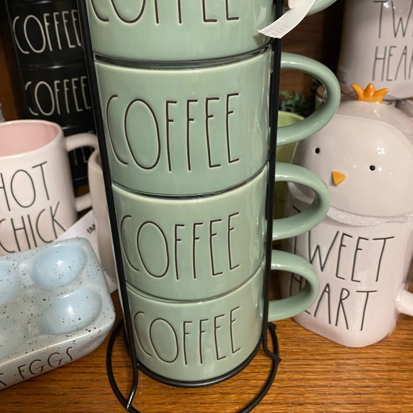 Rae Dunn Set of 4 Green Coffee Mugs in Wire Rack - Picture 2 of 2